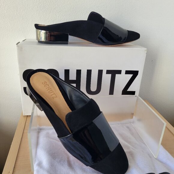 SCHUTZ Shoes - NWT - SCHUTZ Women’s Black Patent Suede Slide On Block Heel Mule (Size: 6½ B)